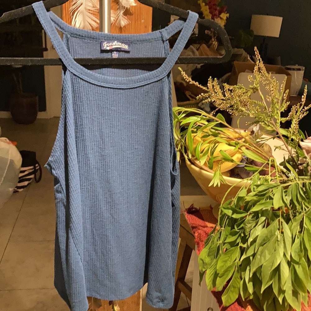 Ribbed tank - Picture 3 of 3